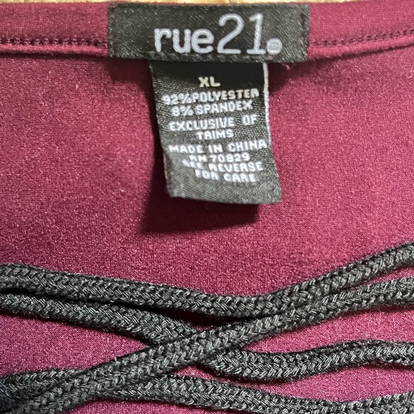 Rue 21 burgundy top X-Large - Picture 2 of 3